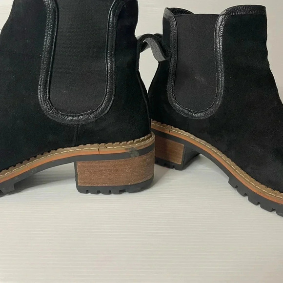 BTU by Bertuchi Lug Sole Black Suede Leather Boots Size 9 - Picture 8 of 13